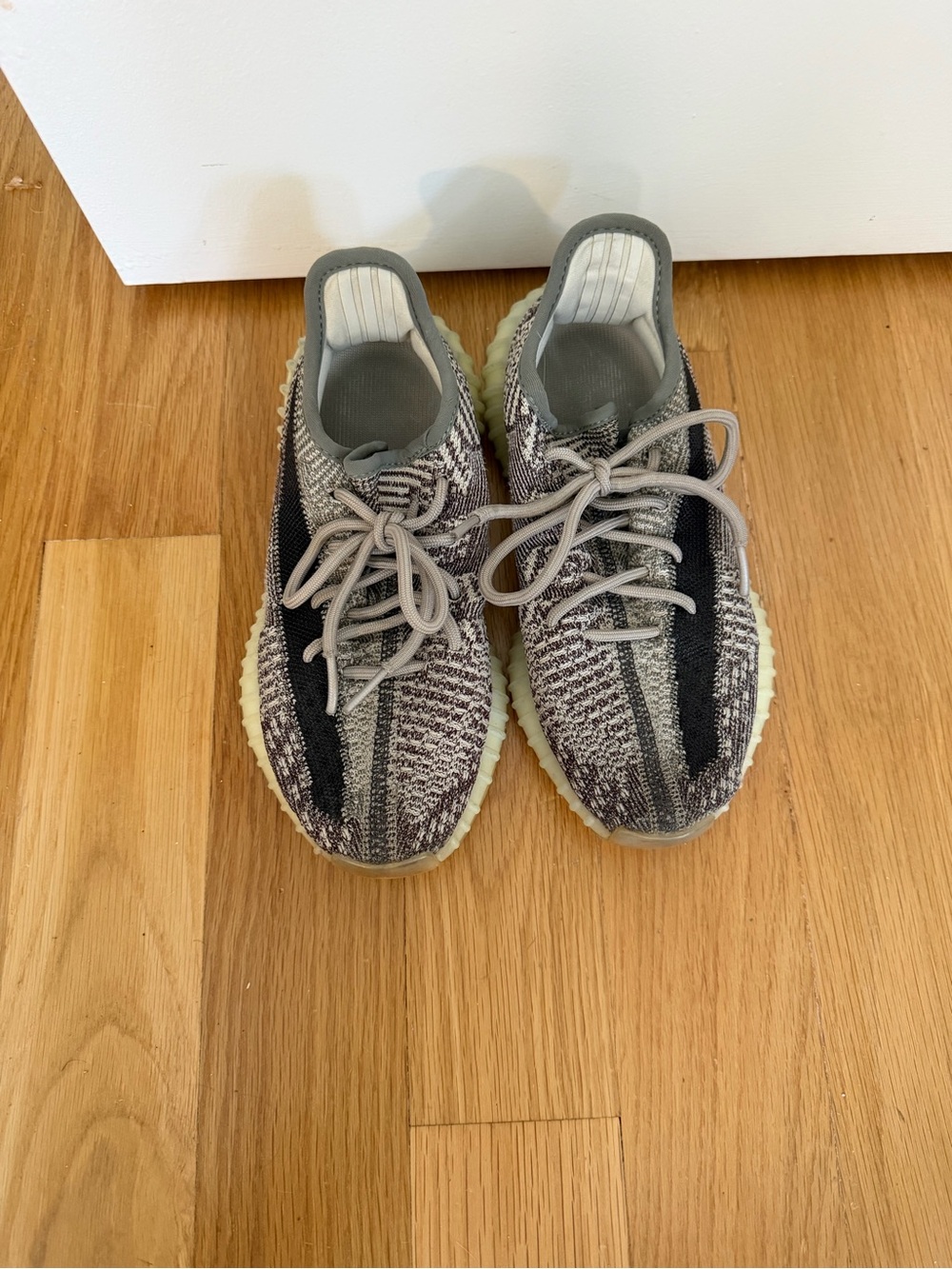 Yeezy Boost 350 V2 Grey Black Cream